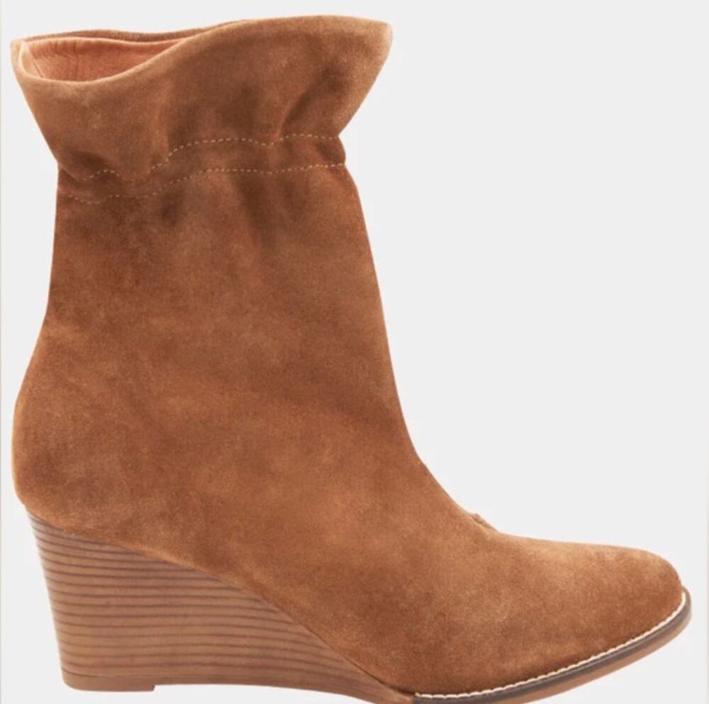 Andre Assous Sunny Suede Boots 8 Tan Cognac Suede NWOT Ankle Booties Boho